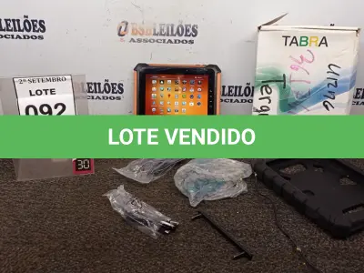 LOTE 092 - 01 TABLET QAV 801 8GB MARCA TABRA. (NO ESTADO) ATENÇÃO! FAZER A VISITAÇÃO ANTES DE ARREMATAR, NÃO SABEMOS SE FUNCIONA, LEILÃO NÃO TEM GARANTIA E NEM DEVOLUÇÃO, SUJEITO A POSSÍVEIS AVARIAS VISÍVEIS/OCULTAS E/OU AUSÊNCIA DE COMPONENTES.