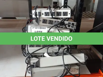 LOTE 459 - 01 LOTE COM GRANDE QUANTIDADE DE RÉGUA DE TOMADAS. (NO ESTADO) ATENÇÃO! FAZER A VISITAÇÃO ANTES DE ARREMATAR, NÃO SABEMOS SE FUNCIONA, LEILÃO NÃO TEM GARANTIA E NEM DEVOLUÇÃO, SUJEITO A POSSÍVEIS AVARIAS VISÍVEIS/OCULTAS E/OU AUSÊNCIA DE COMPONENTES.