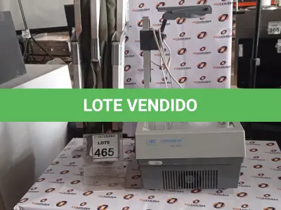 LOTE 465 - 01 RETROPROJETOR MARCA VISOGRAF E 01 CAMA DOBRÁVEL PORTÁTIL ESTRUTURA EM ALUMÍNIO. (NO ESTADO) ATENÇÃO! FAZER A VISITAÇÃO ANTES DE ARREMATAR, NÃO SABEMOS SE FUNCIONA, LEILÃO NÃO TEM GARANTIA E NEM DEVOLUÇÃO, SUJEITO A POSSÍVEIS AVARIAS VISÍVEIS/OCULTAS E/OU AUSÊNCIA DE COMPONENTES.