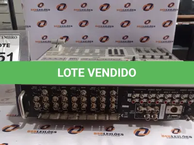 LOTE 451 - 01 SWITCH DE VIDEIO DIGITAL. (NO ESTADO) ATENÇÃO! FAZER A VISITAÇÃO ANTES DE ARREMATAR, NÃO SABEMOS SE FUNCIONA, LEILÃO NÃO TEM GARANTIA E NEM DEVOLUÇÃO, SUJEITO A POSSÍVEIS AVARIAS VISÍVEIS/OCULTAS E/OU AUSÊNCIA DE COMPONENTES.