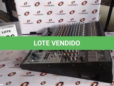 LOTE 426 - 01 MESA DE SOM MARCA XENYX 24432PX. (NO ESTADO) ATENÇÃO! FAZER A VISITAÇÃO ANTES DE ARREMATAR, NÃO SABEMOS SE FUNCIONA, LEILÃO NÃO TEM GARANTIA E NEM DEVOLUÇÃO, SUJEITO A POSSÍVEIS AVARIAS VISÍVEIS/OCULTAS E/OU AUSÊNCIA DE COMPONENTES.