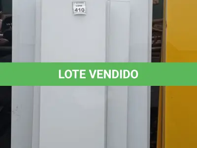 LOTE 410 - 09 PAINÉIS DE VIDRO NA COR BRANCA TAMANHO VARIADOS. (NO ESTADO) ATENÇÃO! FAZER A VISITAÇÃO ANTES DE ARREMATAR, NÃO SABEMOS SE FUNCIONA, LEILÃO NÃO TEM GARANTIA E NEM DEVOLUÇÃO, SUJEITO A POSSÍVEIS AVARIAS VISÍVEIS/OCULTAS E/OU AUSÊNCIA DE COMPONENTES.