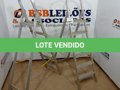 LOTE 467 - 02 ESCADAS DE ALUMÍNIO DOBRÁVEL. (NO ESTADO) ATENÇÃO! FAZER A VISITAÇÃO ANTES DE ARREMATAR, NÃO SABEMOS SE FUNCIONA, LEILÃO NÃO TEM GARANTIA E NEM DEVOLUÇÃO, SUJEITO A POSSÍVEIS AVARIAS VISÍVEIS/OCULTAS E/OU AUSÊNCIA DE COMPONENTES.