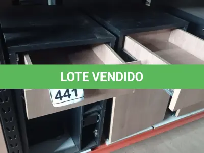 LOTE 441 - 02 GAVETEIROS COM 01 GAVETA E SUPORTE PARA CPU. (NO ESTADO) ATENÇÃO! FAZER A VISITAÇÃO ANTES DE ARREMATAR, NÃO SABEMOS SE FUNCIONA, LEILÃO NÃO TEM GARANTIA E NEM DEVOLUÇÃO, SUJEITO A POSSÍVEIS AVARIAS VISÍVEIS/OCULTAS E/OU AUSÊNCIA DE COMPONENTES.