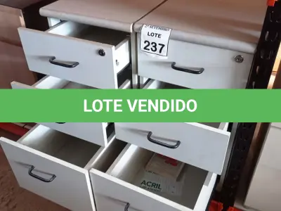 LOTE 237 - 02 GAVETEIROS COM 03 GAVETAS CADA. (NO ESTADO) ATENÇÃO! FAZER A VISITAÇÃO ANTES DE ARREMATAR, NÃO SABEMOS SE FUNCIONA, LEILÃO NÃO TEM GARANTIA E NEM DEVOLUÇÃO, SUJEITO A POSSÍVEIS AVARIAS VISÍVEIS/OCULTAS E/OU AUSÊNCIA DE COMPONENTES.
