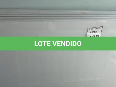 LOTE 480 - 05 PAINÉIS DE VIDRO NA COR BRANCA DE 1,20X1,32. (NO ESTADO) ATENÇÃO! FAZER A VISITAÇÃO ANTES DE ARREMATAR, NÃO SABEMOS SE FUNCIONA, LEILÃO NÃO TEM GARANTIA E NEM DEVOLUÇÃO, SUJEITO A POSSÍVEIS AVARIAS VISÍVEIS/OCULTAS E/OU AUSÊNCIA DE COMPONENTES.