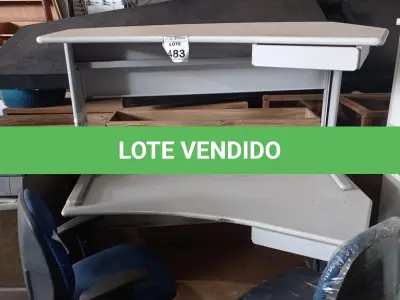 LOTE 483 - 02 MESAS CURVAS COM 02 CADEIRAS EXECUTIVAS. (NO ESTADO) ATENÇÃO! FAZER A VISITAÇÃO ANTES DE ARREMATAR, NÃO SABEMOS SE FUNCIONA, LEILÃO NÃO TEM GARANTIA E NEM DEVOLUÇÃO, SUJEITO A POSSÍVEIS AVARIAS VISÍVEIS/OCULTAS E/OU AUSÊNCIA DE COMPONENTES.