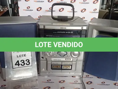 LOTE 433 - 01 MINI SYSTEM MARCA AIWA COM 02 CAIXAS. (NO ESTADO) ATENÇÃO! FAZER A VISITAÇÃO ANTES DE ARREMATAR, NÃO SABEMOS SE FUNCIONA, LEILÃO NÃO TEM GARANTIA E NEM DEVOLUÇÃO, SUJEITO A POSSÍVEIS AVARIAS VISÍVEIS/OCULTAS E/OU AUSÊNCIA DE COMPONENTES.