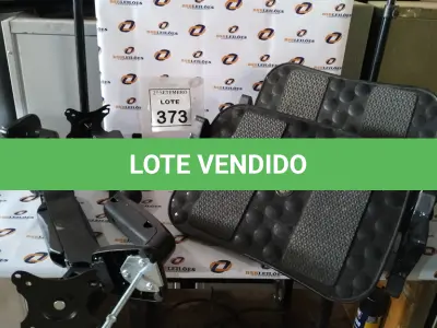 LOTE 373 - 02 APOIOS PARA PÉS E 02 SUPORTES DE MONITOR. (NO ESTADO) ATENÇÃO! FAZER A VISITAÇÃO ANTES DE ARREMATAR, NÃO SABEMOS SE FUNCIONA, LEILÃO NÃO TEM GARANTIA E NEM DEVOLUÇÃO, SUJEITO A POSSÍVEIS AVARIAS VISÍVEIS/OCULTAS E/OU AUSÊNCIA DE COMPONENTES.