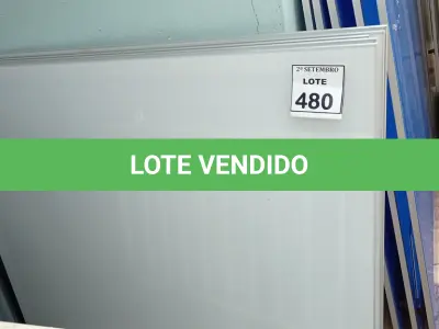 LOTE 480 - 05 PAINÉIS DE VIDRO NA COR BRANCA DE 1,20X1,32. (NO ESTADO) ATENÇÃO! FAZER A VISITAÇÃO ANTES DE ARREMATAR, NÃO SABEMOS SE FUNCIONA, LEILÃO NÃO TEM GARANTIA E NEM DEVOLUÇÃO, SUJEITO A POSSÍVEIS AVARIAS VISÍVEIS/OCULTAS E/OU AUSÊNCIA DE COMPONENTES.