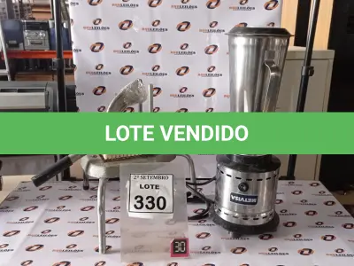LOTE 330 - 01 LIQUIDIFICADOR SEMI-INDUSTRIAL E 01 PICADOR DE LEGUMES. (NO ESTADO) ATENÇÃO! FAZER A VISITAÇÃO ANTES DE ARREMATAR, NÃO SABEMOS SE FUNCIONA, LEILÃO NÃO TEM GARANTIA E NEM DEVOLUÇÃO, SUJEITO A POSSÍVEIS AVARIAS VISÍVEIS/OCULTAS E/OU AUSÊNCIA DE COMPONENTES.