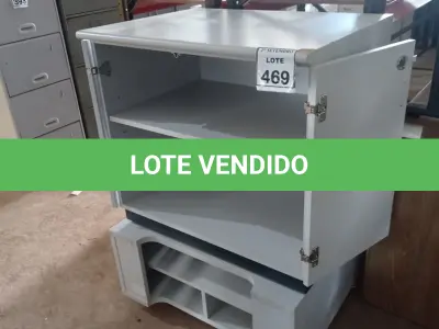 LOTE 469 - 01 ARMÁRIO BAIXO COM 02 PORTAS E 01 RACK PEQUENO. (NO ESTADO) ATENÇÃO! FAZER A VISITAÇÃO ANTES DE ARREMATAR, NÃO SABEMOS SE FUNCIONA, LEILÃO NÃO TEM GARANTIA E NEM DEVOLUÇÃO, SUJEITO A POSSÍVEIS AVARIAS VISÍVEIS/OCULTAS E/OU AUSÊNCIA DE COMPONENTES.