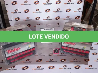 LOTE 230 - 02 BATERIAS ESTACIONÁRIAS MARCA TUDOR. (NO ESTADO) ATENÇÃO! FAZER A VISITAÇÃO ANTES DE ARREMATAR, NÃO SABEMOS SE FUNCIONA, LEILÃO NÃO TEM GARANTIA E NEM DEVOLUÇÃO, SUJEITO A POSSÍVEIS AVARIAS VISÍVEIS/OCULTAS E/OU AUSÊNCIA DE COMPONENTES.