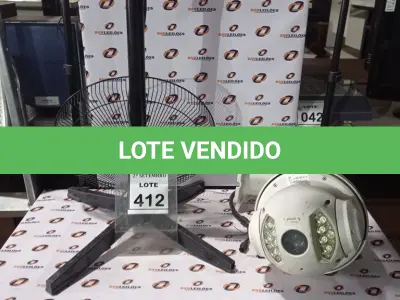 LOTE 412 - 02 SUPORTES PARA BANDEIRA, 01 VENTILADOR E 01 CÂMERA DE MONITORANDO DOME. (NO ESTADO) ATENÇÃO! FAZER A VISITAÇÃO ANTES DE ARREMATAR, NÃO SABEMOS SE FUNCIONA, LEILÃO NÃO TEM GARANTIA E NEM DEVOLUÇÃO, SUJEITO A POSSÍVEIS AVARIAS VISÍVEIS/OCULTAS E/OU AUSÊNCIA DE COMPONENTES.