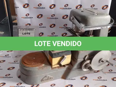 LOTE 457 - 01 MICRÔMETRO DE BANCADA. (NO ESTADO) ATENÇÃO! FAZER A VISITAÇÃO ANTES DE ARREMATAR, NÃO SABEMOS SE FUNCIONA, LEILÃO NÃO TEM GARANTIA E NEM DEVOLUÇÃO, SUJEITO A POSSÍVEIS AVARIAS VISÍVEIS/OCULTAS E/OU AUSÊNCIA DE COMPONENTES.