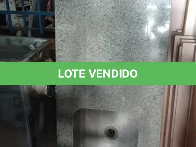 LOTE 392 - 01 PIA EM MÁRMORE COM 01 CUBA INOX 1,70X0,60. (NO ESTADO) ATENÇÃO! FAZER A VISITAÇÃO ANTES DE ARREMATAR, NÃO SABEMOS SE FUNCIONA, LEILÃO NÃO TEM GARANTIA E NEM DEVOLUÇÃO, SUJEITO A POSSÍVEIS AVARIAS VISÍVEIS/OCULTAS E/OU AUSÊNCIA DE COMPONENTES.
