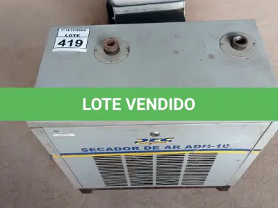 LOTE 419 - 01 SECADOR DE AR ADH-10. (NO ESTADO) ATENÇÃO! FAZER A VISITAÇÃO ANTES DE ARREMATAR, NÃO SABEMOS SE FUNCIONA, LEILÃO NÃO TEM GARANTIA E NEM DEVOLUÇÃO, SUJEITO A POSSÍVEIS AVARIAS VISÍVEIS/OCULTAS E/OU AUSÊNCIA DE COMPONENTES.