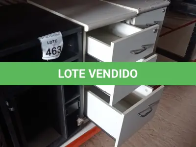 LOTE 463 - 02 GAVETEIROS COM 03 GAVETAS CADA E 01 SUPORTE PARA CPU. (NO ESTADO) ATENÇÃO! FAZER A VISITAÇÃO ANTES DE ARREMATAR, NÃO SABEMOS SE FUNCIONA, LEILÃO NÃO TEM GARANTIA E NEM DEVOLUÇÃO, SUJEITO A POSSÍVEIS AVARIAS VISÍVEIS/OCULTAS E/OU AUSÊNCIA DE COMPONENTES.