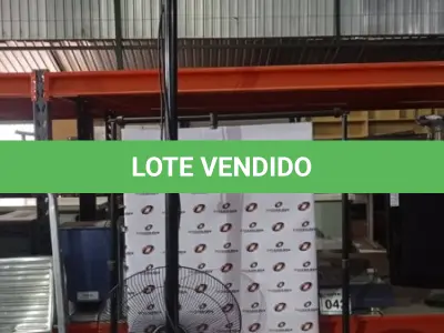 LOTE 412 - 02 SUPORTES PARA BANDEIRA, 01 VENTILADOR E 01 CÂMERA DE MONITORANDO DOME. (NO ESTADO) ATENÇÃO! FAZER A VISITAÇÃO ANTES DE ARREMATAR, NÃO SABEMOS SE FUNCIONA, LEILÃO NÃO TEM GARANTIA E NEM DEVOLUÇÃO, SUJEITO A POSSÍVEIS AVARIAS VISÍVEIS/OCULTAS E/OU AUSÊNCIA DE COMPONENTES.