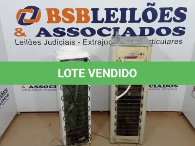 LOTE 111 - 02 BEBEDOUROS SENDO 01 PARA GARRAFÃO. (NO ESTADO) ATENÇÃO! FAZER A VISITAÇÃO ANTES DE ARREMATAR, NÃO SABEMOS SE FUNCIONA, LEILÃO NÃO TEM GARANTIA E NEM DEVOLUÇÃO, SUJEITO A POSSÍVEIS AVARIAS VISÍVEIS/OCULTAS E/OU AUSÊNCIA DE COMPONENTES.