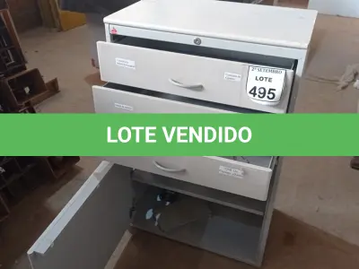 LOTE 495 - 01 ARMÁRIO DE ARQUIVO COM 03 GAVETAS E 01 PORTA. (NO ESTADO) ATENÇÃO! FAZER A VISITAÇÃO ANTES DE ARREMATAR, NÃO SABEMOS SE FUNCIONA, LEILÃO NÃO TEM GARANTIA E NEM DEVOLUÇÃO, SUJEITO A POSSÍVEIS AVARIAS VISÍVEIS/OCULTAS E/OU AUSÊNCIA DE COMPONENTES.
