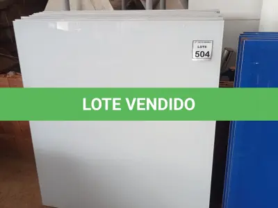 LOTE 504 - 10 PAINÉIS DE VIDRO NA COR BRANCA DE 1,31X1,19. (NO ESTADO) ATENÇÃO! FAZER A VISITAÇÃO ANTES DE ARREMATAR, NÃO SABEMOS SE FUNCIONA, LEILÃO NÃO TEM GARANTIA E NEM DEVOLUÇÃO, SUJEITO A POSSÍVEIS AVARIAS VISÍVEIS/OCULTAS E/OU AUSÊNCIA DE COMPONENTES.