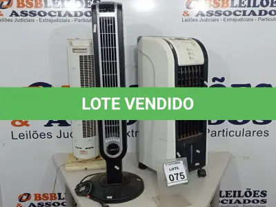 LOTE 075 - 02 VENTILADORES TORRE E 01 CLIMATIZADOR DE AR. (NO ESTADO) ATENÇÃO! FAZER A VISITAÇÃO ANTES DE ARREMATAR, NÃO SABEMOS SE FUNCIONA, LEILÃO NÃO TEM GARANTIA E NEM DEVOLUÇÃO, SUJEITO A POSSÍVEIS AVARIAS VISÍVEIS/OCULTAS E/OU AUSÊNCIA DE COMPONENTES.