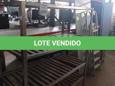 LOTE 488 - 01 PRATELEIRA EM INOX. (NO ESTADO) ATENÇÃO! FAZER A VISITAÇÃO ANTES DE ARREMATAR, NÃO SABEMOS SE FUNCIONA, LEILÃO NÃO TEM GARANTIA E NEM DEVOLUÇÃO, SUJEITO A POSSÍVEIS AVARIAS VISÍVEIS/OCULTAS E/OU AUSÊNCIA DE COMPONENTES.