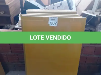 LOTE 507 - 06 PAINÉIS DE VIDRO NA COR AMARELA DE 1,19X0,70. (NO ESTADO) ATENÇÃO! FAZER A VISITAÇÃO ANTES DE ARREMATAR, NÃO SABEMOS SE FUNCIONA, LEILÃO NÃO TEM GARANTIA E NEM DEVOLUÇÃO, SUJEITO A POSSÍVEIS AVARIAS VISÍVEIS/OCULTAS E/OU AUSÊNCIA DE COMPONENTES.
