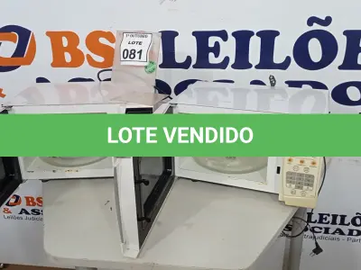 LOTE 081 - 02 MICRO-ONDAS MARCAS ELECTROLUX E PANASONIC. (NO ESTADO) ATENÇÃO! FAZER A VISITAÇÃO ANTES DE ARREMATAR, NÃO SABEMOS SE FUNCIONA, LEILÃO NÃO TEM GARANTIA E NEM DEVOLUÇÃO, SUJEITO A POSSÍVEIS AVARIAS VISÍVEIS/OCULTAS E/OU AUSÊNCIA DE COMPONENTES.