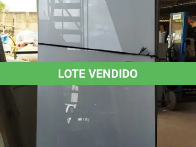 LOTE 513 - 01 PAINEL DE VIDRO NA COR BRANCA DE 2,39X0,80. (NO ESTADO) ATENÇÃO! FAZER A VISITAÇÃO ANTES DE ARREMATAR, NÃO SABEMOS SE FUNCIONA, LEILÃO NÃO TEM GARANTIA E NEM DEVOLUÇÃO, SUJEITO A POSSÍVEIS AVARIAS VISÍVEIS/OCULTAS E/OU AUSÊNCIA DE COMPONENTES.