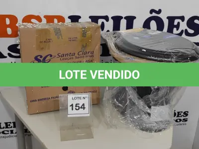 LOTE 154 - 01 KIT VASO BACIA COM CAIXA ACOPLADA PRETO SANTA CLARA. (NO ESTADO, NÃO SABEMOS SE FUNCIONA. LEILÃO NÃO TEM GARANTIA E NEM DEVOLUÇÃO, SUJEITO A POSSÍVEIS AVARIAS VISÍVEIS/OCULTAS E/OU AUSÊNCIA DE COMPONENTES)