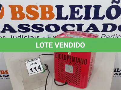 LOTE 114 - 01 MÁQUINA DE FAZER GELO PORTÁTIL MARCA POLISHOP. (NO ESTADO) ATENÇÃO! FAZER A VISITAÇÃO ANTES DE ARREMATAR, NÃO SABEMOS SE FUNCIONA, LEILÃO NÃO TEM GARANTIA E NEM DEVOLUÇÃO, SUJEITO A POSSÍVEIS AVARIAS VISÍVEIS/OCULTAS E/OU AUSÊNCIA DE COMPONENTES.