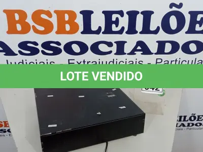 LOTE 042 - 01 GAVETA DE DINHEIRO. (NO ESTADO) ATENÇÃO! FAZER A VISITAÇÃO ANTES DE ARREMATAR, NÃO SABEMOS SE FUNCIONA, LEILÃO NÃO TEM GARANTIA E NEM DEVOLUÇÃO, SUJEITO A POSSÍVEIS AVARIAS VISÍVEIS/OCULTAS E/OU AUSÊNCIA DE COMPONENTES.