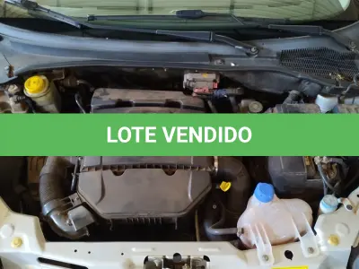 LOTE 164 - 01 FIAT PUNTO ESSENCE 1.6 ALCOOL/GASOLINA, ANO 2011/2011 NA COR PRATA. (NO ESTADO)