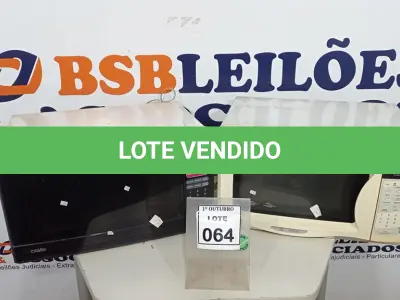 LOTE 064 - 02 MICRO-ONDAS. (NO ESTADO) ATENÇÃO! FAZER A VISITAÇÃO ANTES DE ARREMATAR, NÃO SABEMOS SE FUNCIONA, LEILÃO NÃO TEM GARANTIA E NEM DEVOLUÇÃO, SUJEITO A POSSÍVEIS AVARIAS VISÍVEIS/OCULTAS E/OU AUSÊNCIA DE COMPONENTES