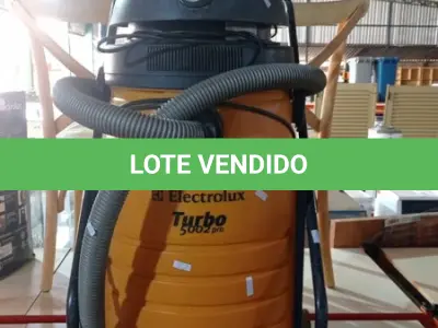 LOTE 003 - 01 ASPIRADOR DE PÓ INDUSTRIAL MODELO TURBO 5002 PRO MARCA ELECTROLUX. (NO ESTADO) ATENÇÃO! FAZER A VISITAÇÃO ANTES DE ARREMATAR, NÃO SABEMOS SE FUNCIONA, LEILÃO NÃO TEM GARANTIA E NEM DEVOLUÇÃO, SUJEITO A POSSÍVEIS AVARIAS VISÍVEIS/OCULTAS E/OU AUSÊNCIA DE COMPONENTES.