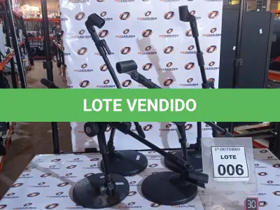 LOTE 006 - 04 SUPORTES PARA MICROFONE. (NO ESTADO) ATENÇÃO! FAZER A VISITAÇÃO ANTES DE ARREMATAR, NÃO SABEMOS SE FUNCIONA, LEILÃO NÃO TEM GARANTIA E NEM DEVOLUÇÃO, SUJEITO A POSSÍVEIS AVARIAS VISÍVEIS/OCULTAS E/OU AUSÊNCIA DE COMPONENTES.