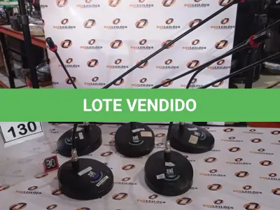 LOTE 130 - 05 MICROFONES DE MESA. (NO ESTADO) ATENÇÃO! FAZER A VISITAÇÃO ANTES DE ARREMATAR, NÃO SABEMOS SE FUNCIONA, LEILÃO NÃO TEM GARANTIA E NEM DEVOLUÇÃO, SUJEITO A POSSÍVEIS AVARIAS VISÍVEIS/OCULTAS E/OU AUSÊNCIA DE COMPONENTES.
