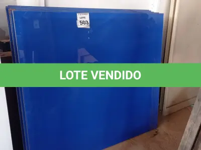 LOTE 503 - 05 PAINÉIS DE VIDRO NA COR AZUL DE 1,35X1,20. (NO ESTADO) ATENÇÃO! FAZER A VISITAÇÃO ANTES DE ARREMATAR, NÃO SABEMOS SE FUNCIONA, LEILÃO NÃO TEM GARANTIA E NEM DEVOLUÇÃO, SUJEITO A POSSÍVEIS AVARIAS VISÍVEIS/OCULTAS E/OU AUSÊNCIA DE COMPONENTES.