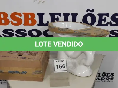 LOTE 156 - 01 KIT VASO BACIA COM CAIXA ACOPLADA BRANCO SANTA CLARA. (NO ESTADO, NÃO SABEMOS SE FUNCIONA. LEILÃO NÃO TEM GARANTIA E NEM DEVOLUÇÃO, SUJEITO A POSSÍVEIS AVARIAS VISÍVEIS/OCULTAS E/OU AUSÊNCIA DE COMPONENTES)