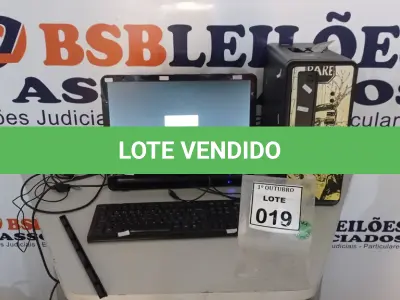 LOTE 019 - 01 CPU MARCA POSITIVO, 01 MONITOR MARCA POSITIVO E 01 TECLADO MARCA POSITIVO. (NO ESTADO) ATENÇÃO! FAZER A VISITAÇÃO ANTES DE ARREMATAR, NÃO SABEMOS SE FUNCIONA, LEILÃO NÃO TEM GARANTIA E NEM DEVOLUÇÃO, SUJEITO A POSSÍVEIS AVARIAS VISÍVEIS/OCULTAS E/OU AUSÊNCIA DE COMPONENTES.