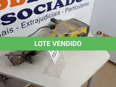 LOTE 157 - 01 MARTELETE ROMPEDOR BOSCH 30 KG – 220V. (NO ESTADO, NÃO SABEMOS SE FUNCIONA. LEILÃO NÃO TEM GARANTIA E NEM DEVOLUÇÃO, SUJEITO A POSSÍVEIS AVARIAS VISÍVEIS/OCULTAS E/OU AUSÊNCIA DE COMPONENTES)