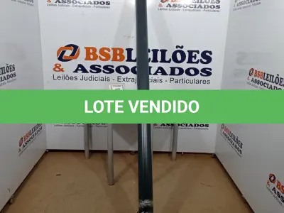 LOTE 051 - 01 TELA DE PROJEÇÃO RETRÁTIL. (NO ESTADO) ATENÇÃO! FAZER A VISITAÇÃO ANTES DE ARREMATAR, NÃO SABEMOS SE FUNCIONA, LEILÃO NÃO TEM GARANTIA E NEM DEVOLUÇÃO, SUJEITO A POSSÍVEIS AVARIAS VISÍVEIS/OCULTAS E/OU AUSÊNCIA DE COMPONENTES.