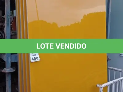 LOTE 450 - 06 PAINÉIS DE VIDRO NA COR AMARELO B2,62X1,20. (NO ESTADO) ATENÇÃO! FAZER A VISITAÇÃO ANTES DE ARREMATAR, NÃO SABEMOS SE FUNCIONA, LEILÃO NÃO TEM GARANTIA E NEM DEVOLUÇÃO, SUJEITO A POSSÍVEIS AVARIAS VISÍVEIS/OCULTAS E/OU AUSÊNCIA DE COMPONENTES.