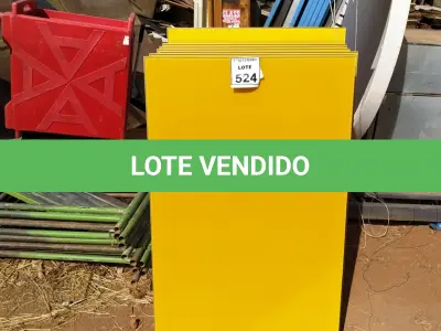 LOTE 524 - 07 PAINÉIS DE VIDRO NA COR AMARELA DE 1,20X0,70. (NO ESTADO) ATENÇÃO! FAZER A VISITAÇÃO ANTES DE ARREMATAR, NÃO SABEMOS SE FUNCIONA, LEILÃO NÃO TEM GARANTIA E NEM DEVOLUÇÃO, SUJEITO A POSSÍVEIS AVARIAS VISÍVEIS/OCULTAS E/OU AUSÊNCIA DE COMPONENTES.