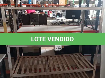 LOTE 488 - 01 PRATELEIRA EM INOX. (NO ESTADO) ATENÇÃO! FAZER A VISITAÇÃO ANTES DE ARREMATAR, NÃO SABEMOS SE FUNCIONA, LEILÃO NÃO TEM GARANTIA E NEM DEVOLUÇÃO, SUJEITO A POSSÍVEIS AVARIAS VISÍVEIS/OCULTAS E/OU AUSÊNCIA DE COMPONENTES.