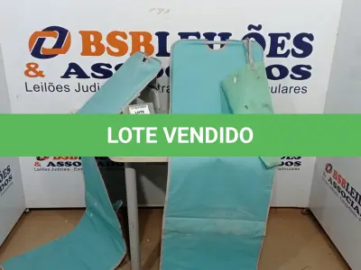 LOTE 065 - 02 ESPREGUIÇADEIRAS PORTÁTEIS. (NO ESTADO) ATENÇÃO! FAZER A VISITAÇÃO ANTES DE ARREMATAR, NÃO SABEMOS SE FUNCIONA, LEILÃO NÃO TEM GARANTIA E NEM DEVOLUÇÃO, SUJEITO A POSSÍVEIS AVARIAS VISÍVEIS/OCULTAS E/OU AUSÊNCIA DE COMPONENTES.
