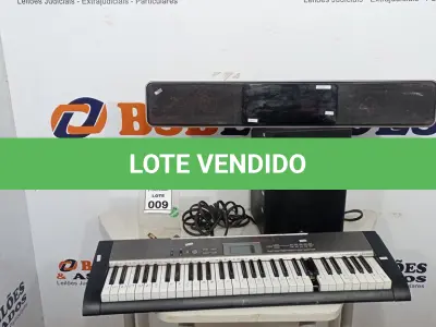 LOTE 009 - 01 HOME THEATER SOUND BAR MARCA PHILIPS E 01 TECLADO MUSICAL. (NO ESTADO) ATENÇÃO! FAZER A VISITAÇÃO ANTES DE ARREMATAR, NÃO SABEMOS SE FUNCIONA, LEILÃO NÃO TEM GARANTIA E NEM DEVOLUÇÃO, SUJEITO A POSSÍVEIS AVARIAS VISÍVEIS/OCULTAS E/OU AUSÊNCIA DE COMPONENTES.