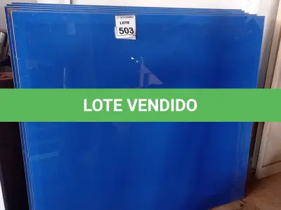 LOTE 503 - 05 PAINÉIS DE VIDRO NA COR AZUL DE 1,35X1,20. (NO ESTADO) ATENÇÃO! FAZER A VISITAÇÃO ANTES DE ARREMATAR, NÃO SABEMOS SE FUNCIONA, LEILÃO NÃO TEM GARANTIA E NEM DEVOLUÇÃO, SUJEITO A POSSÍVEIS AVARIAS VISÍVEIS/OCULTAS E/OU AUSÊNCIA DE COMPONENTES.